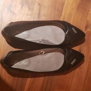 Life Stride black flats
